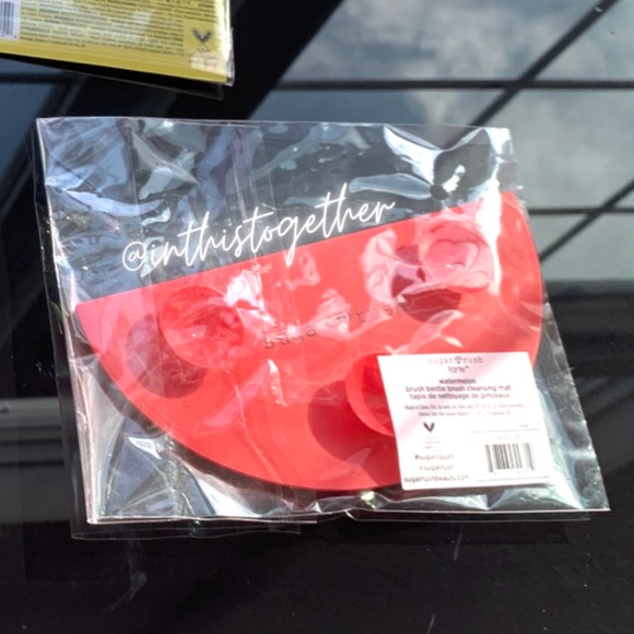 LAST 1! Tarte Brush Bestie Watermelon Cleansing Mat - Picture 5 of 5